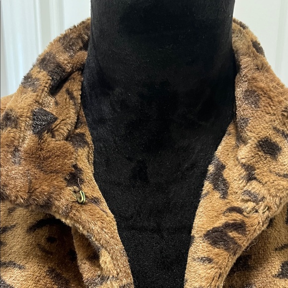 Chic Leopard Print Faux Fur Vest - Picture 3 of 6